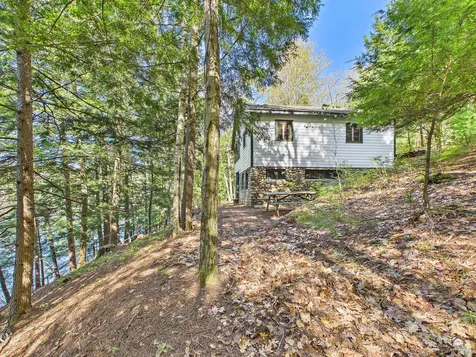 587 Scenic Drive E Manchester ME 04351