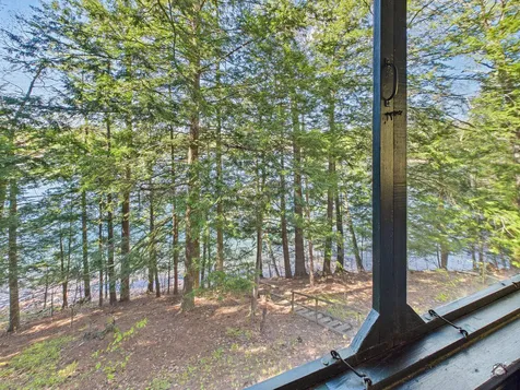 587 Scenic Drive E Manchester ME 04351