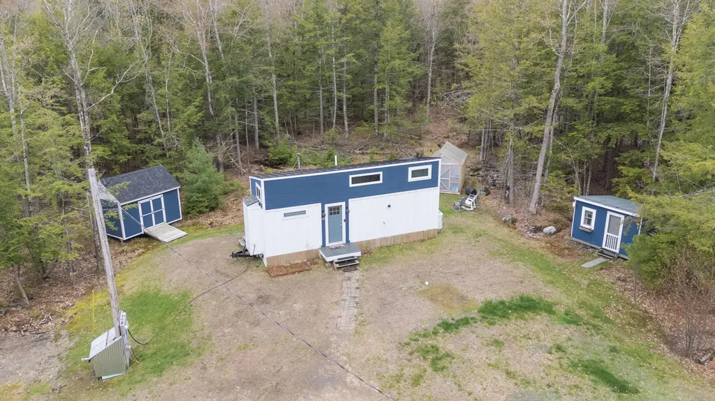 48 Highland Ridge Hollis ME 04042