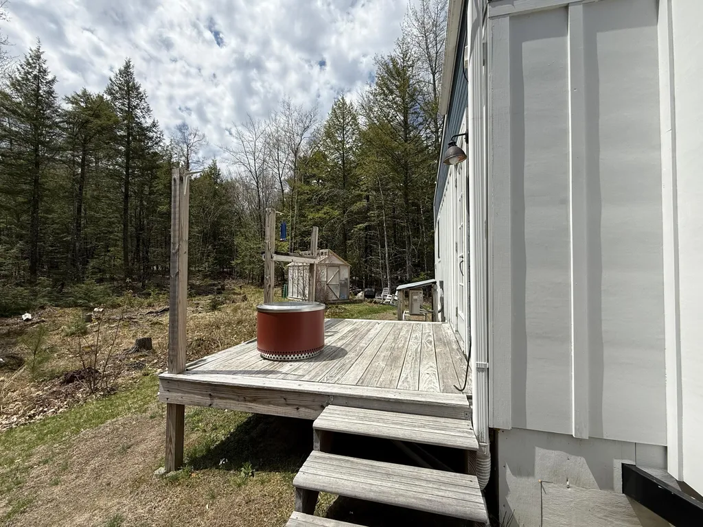 48 Highland Ridge Hollis ME 04042