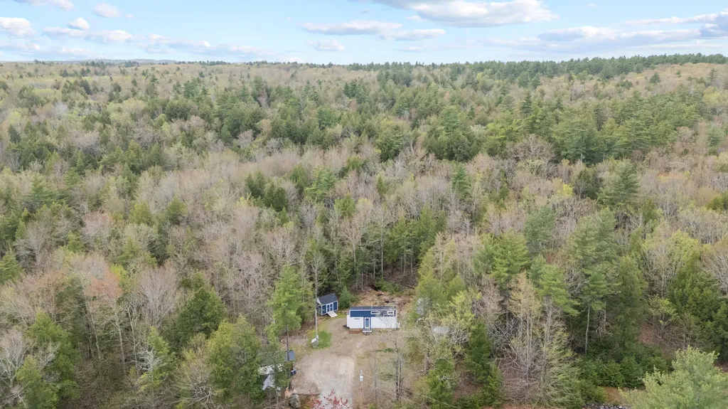 48 Highland Ridge Hollis ME 04042