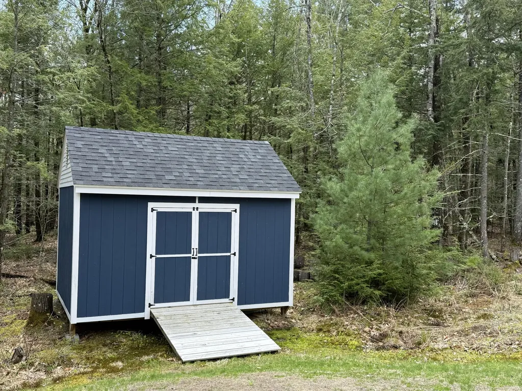 48 Highland Ridge Hollis ME 04042