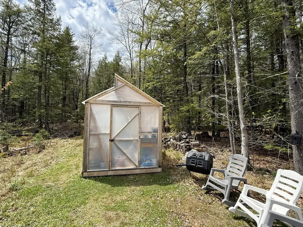 48 Highland Ridge Hollis ME 04042
