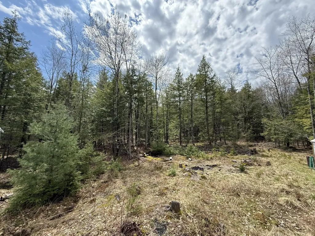48 Highland Ridge Hollis ME 04042