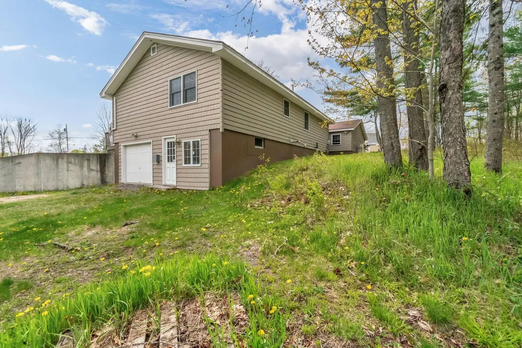 18 Billington Road Milo ME 04463