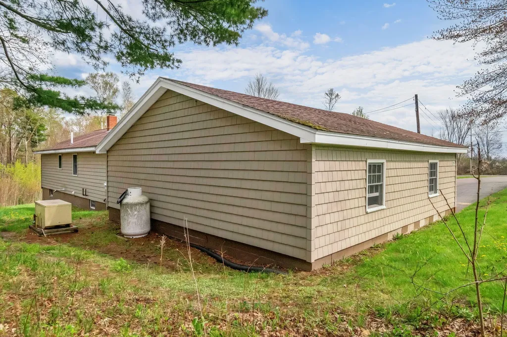 18 Billington Road Milo ME 04463