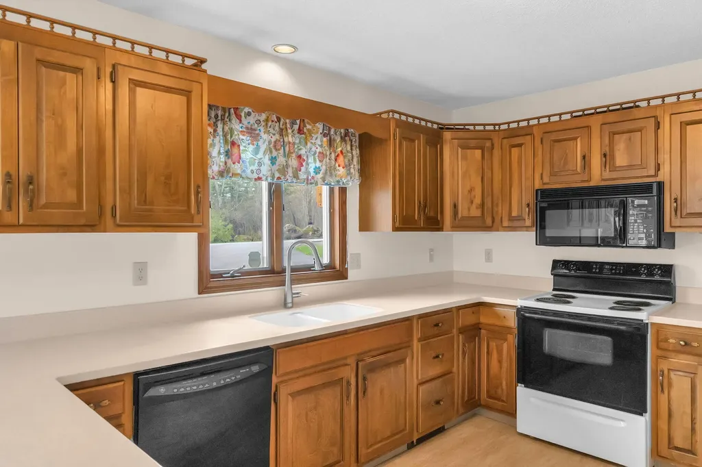 18 Billington Road Milo ME 04463