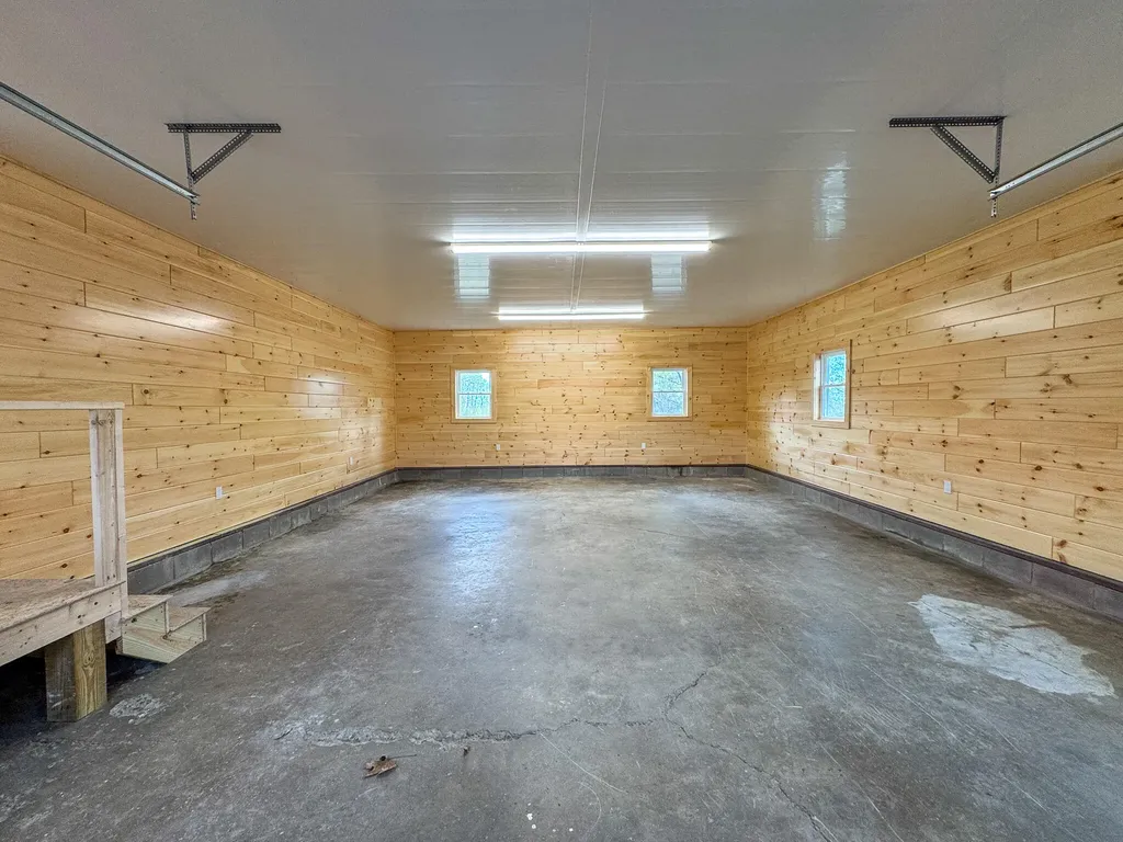 489 Enfield Road Lincoln ME 04457