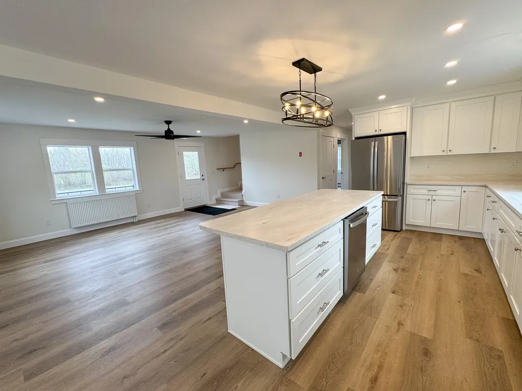 489 Enfield Road Lincoln ME 04457