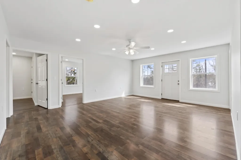 28 Orchard Street Gardiner ME 04345