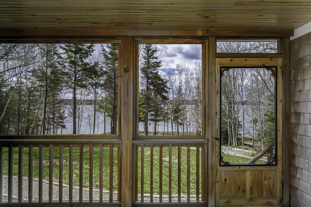 41 Sunset Road Brooksville ME 04617