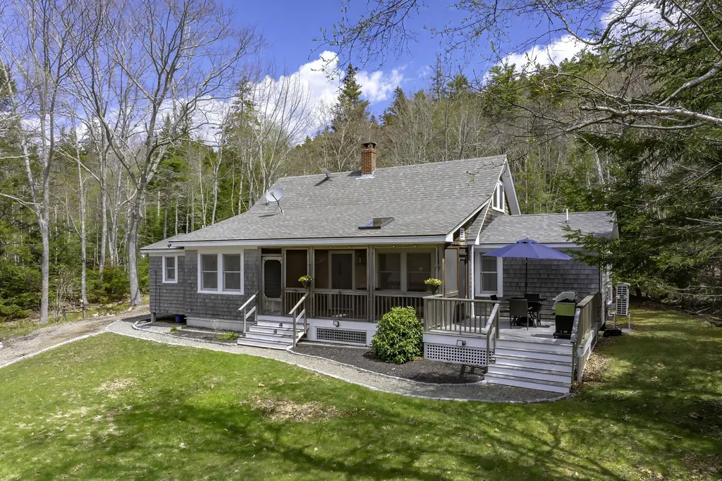 41 Sunset Road Brooksville ME 04617