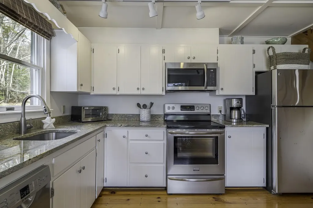 41 Sunset Road Brooksville ME 04617