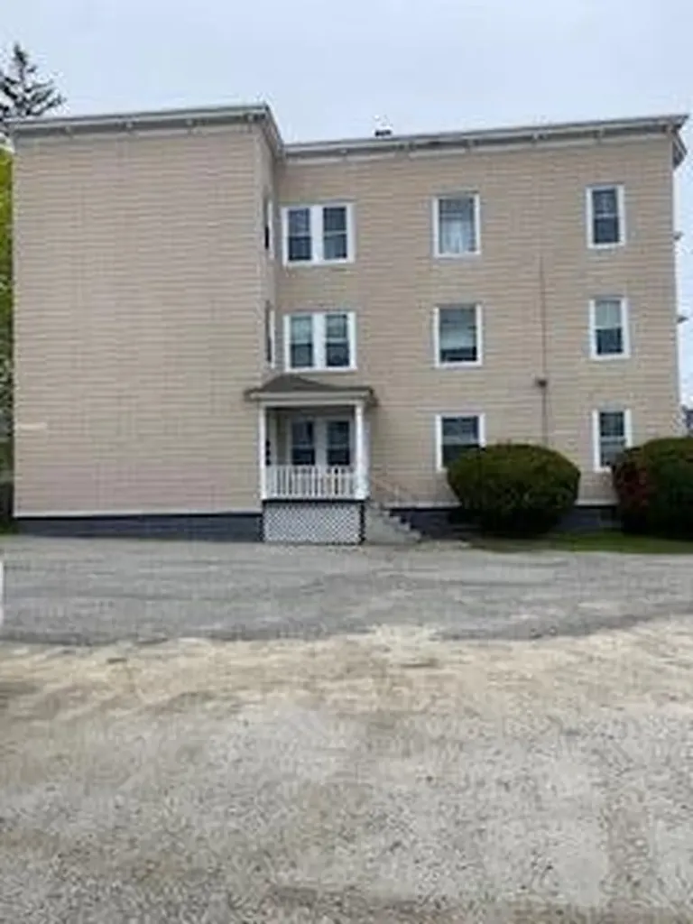 7 Shawmut Street Lewiston ME 04240