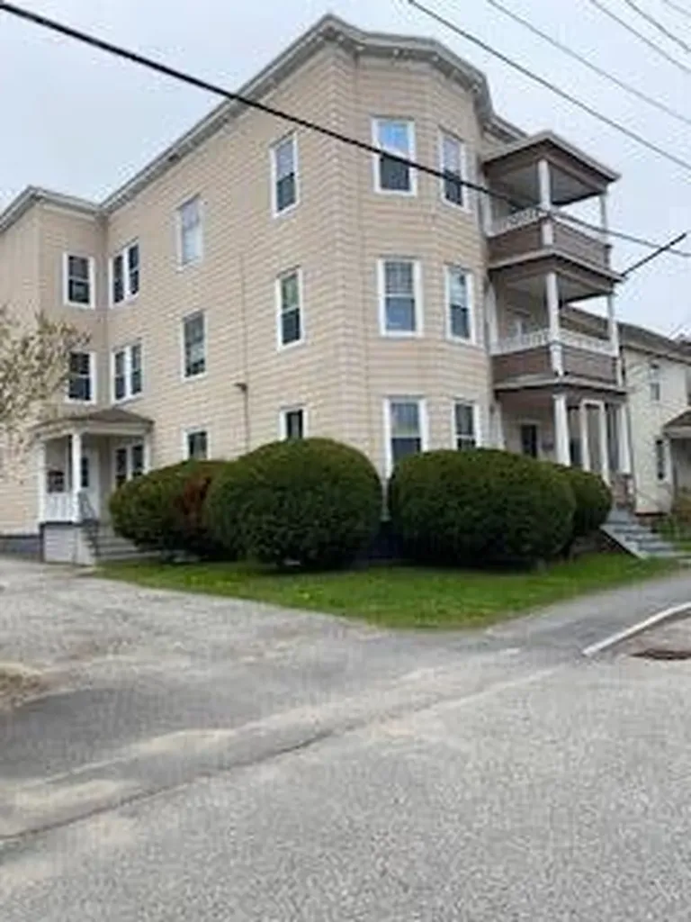 7 Shawmut Street Lewiston ME 04240