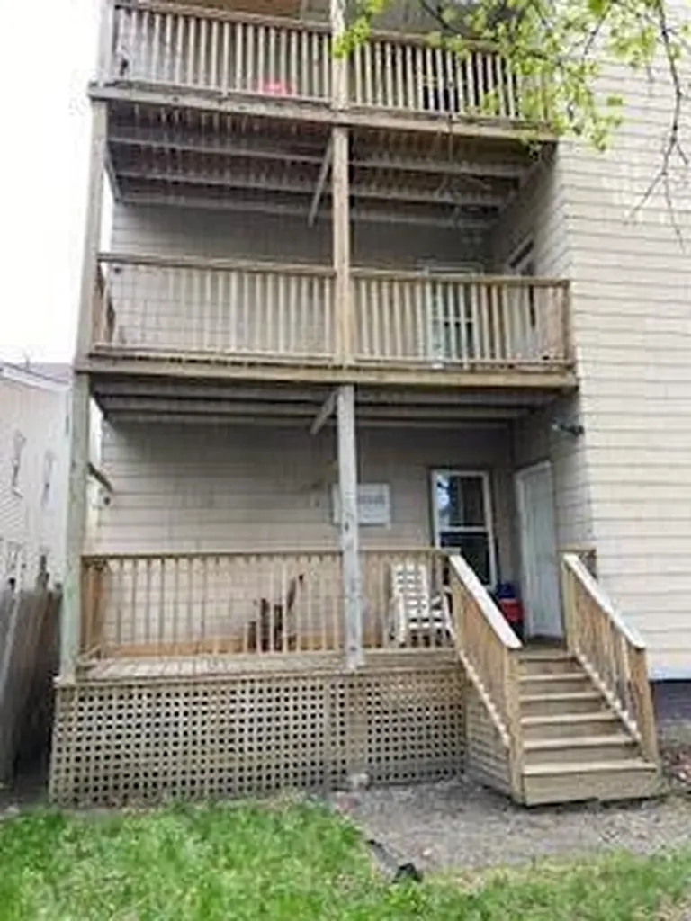 7 Shawmut Street Lewiston ME 04240