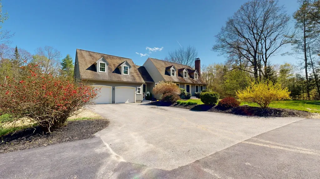 43 Sturbridge Lane Cumberland ME 04021