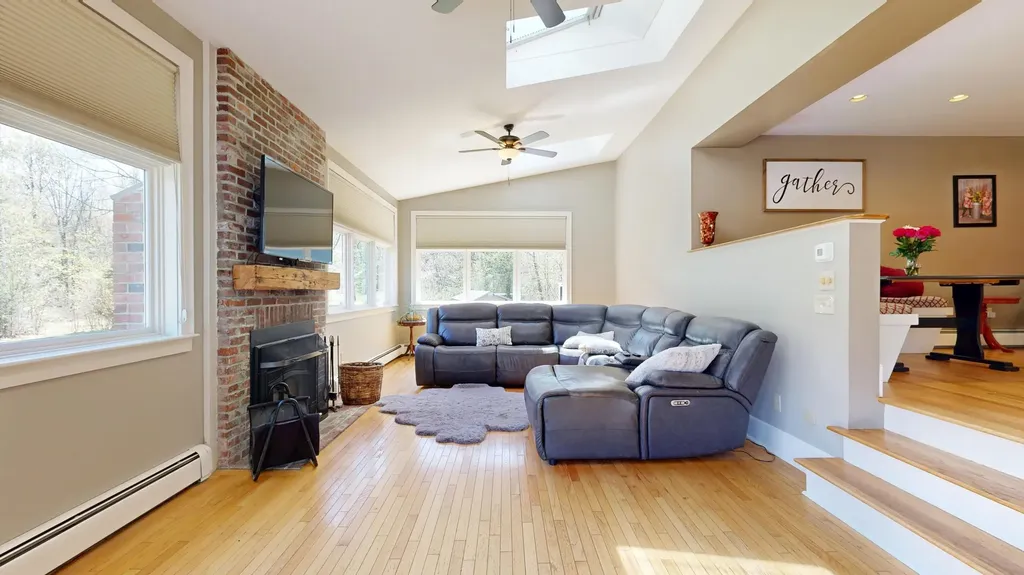 43 Sturbridge Lane Cumberland ME 04021