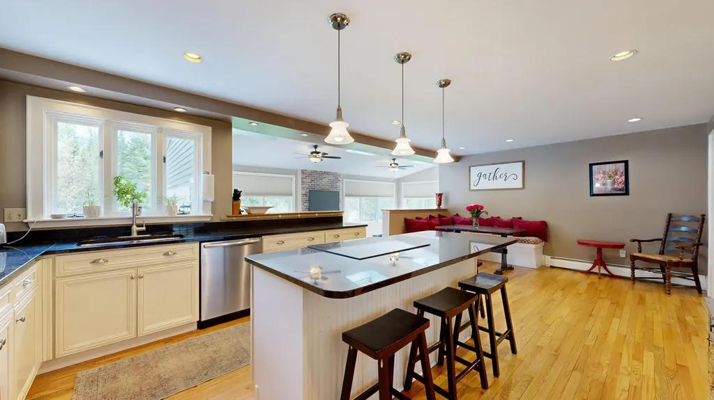 43 Sturbridge Lane Cumberland ME 04021