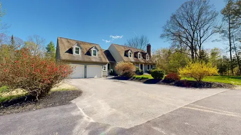 43 Sturbridge Lane Cumberland ME 04021