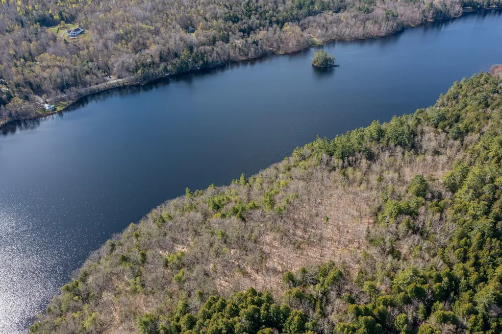 0 Long Pond Bucksport ME 04416