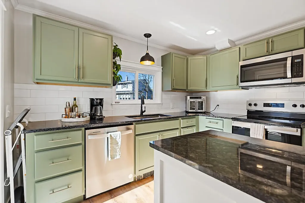 74 Newland Avenue Augusta ME 04330