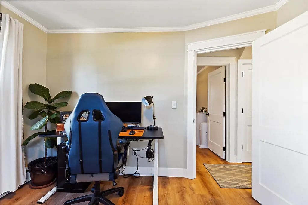 74 Newland Avenue Augusta ME 04330
