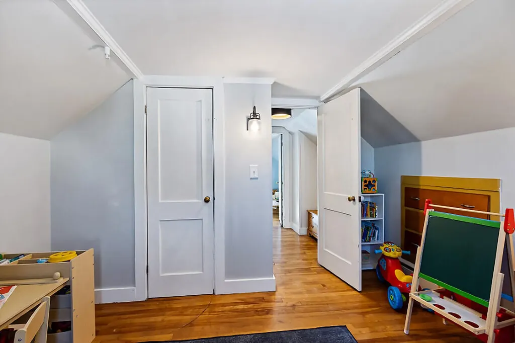 74 Newland Avenue Augusta ME 04330
