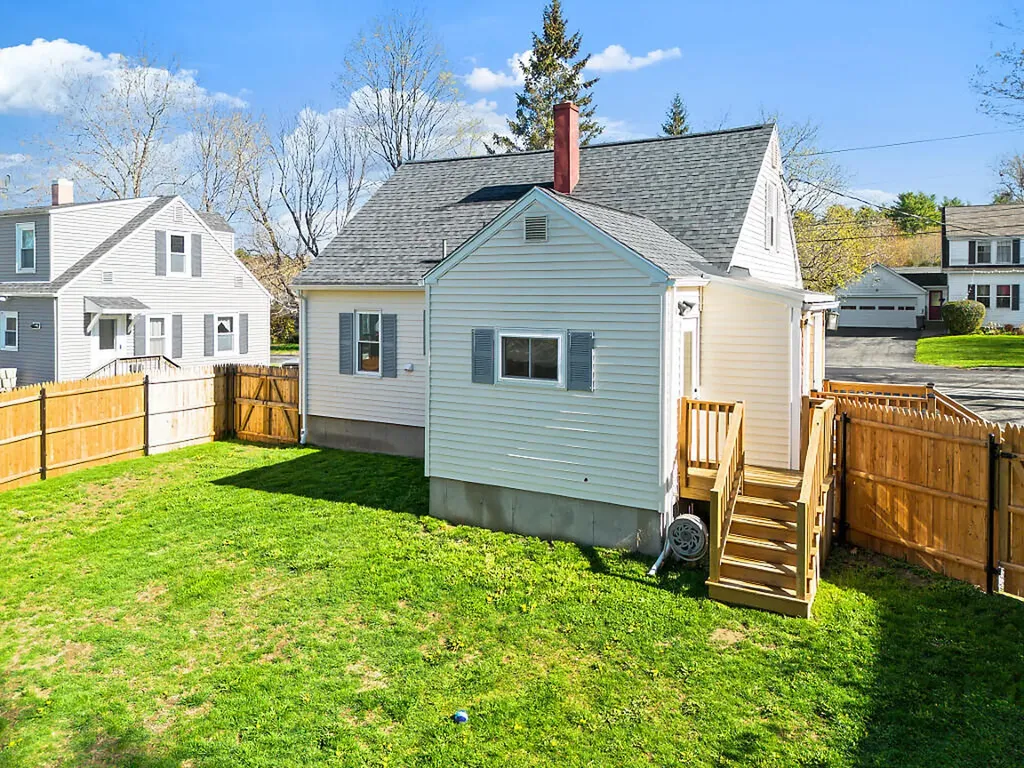 74 Newland Avenue Augusta ME 04330