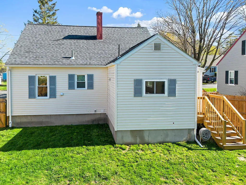 74 Newland Avenue Augusta ME 04330