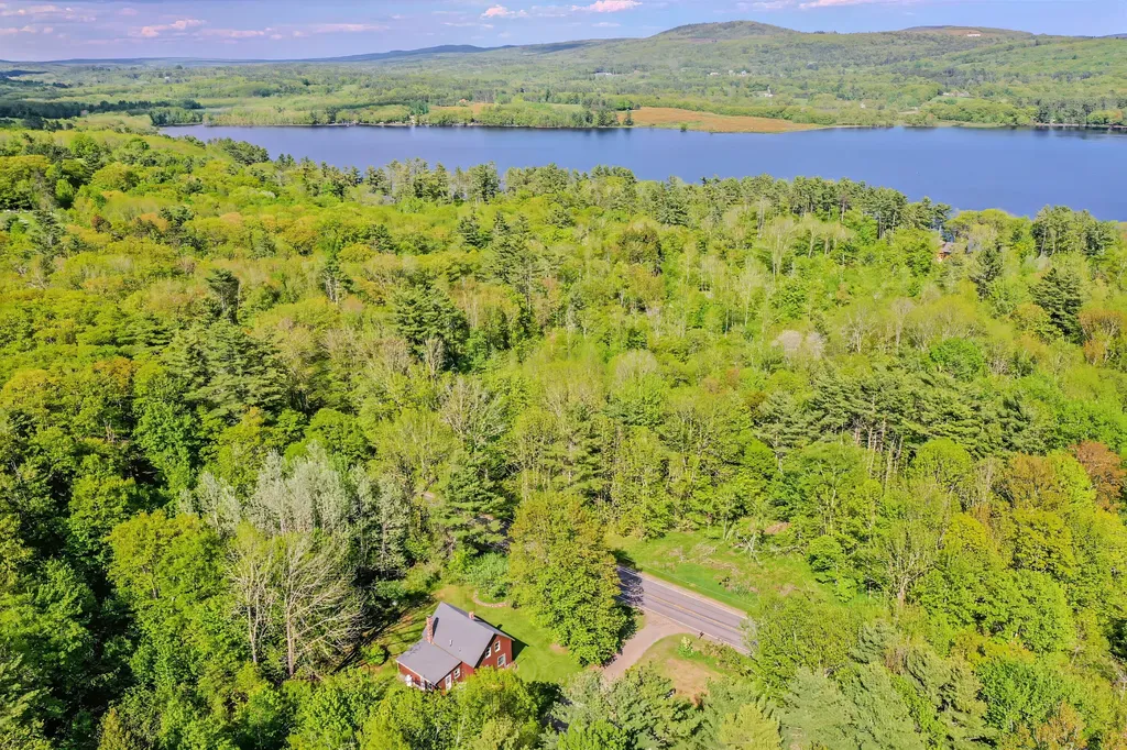 1374 Appleton Road Union ME 04862