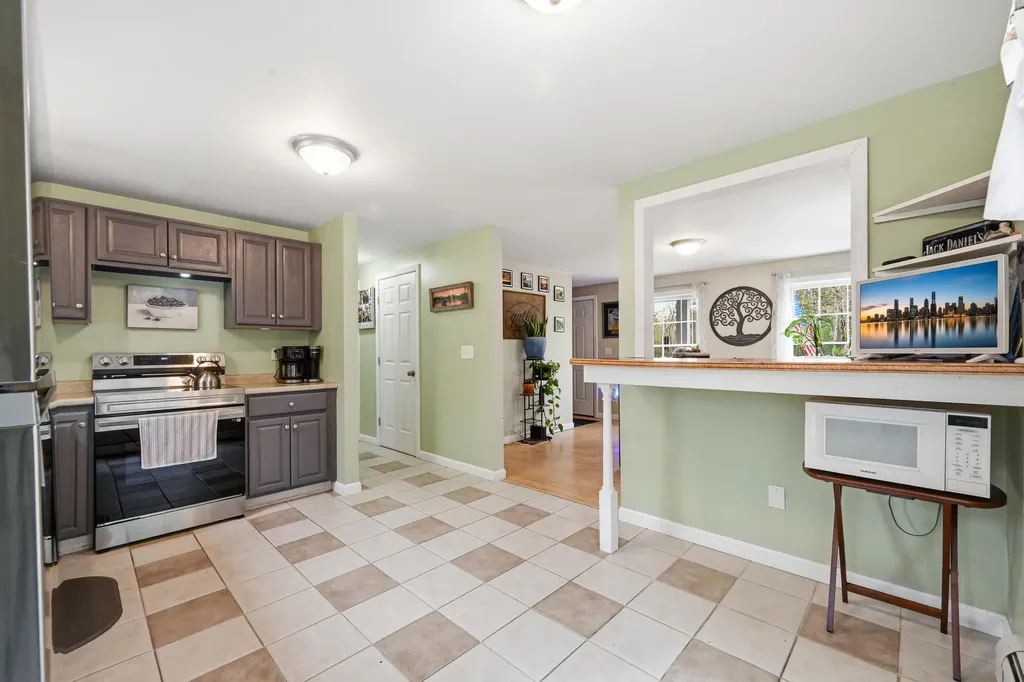 14 Wipple Tree Lane Naples ME 04055
