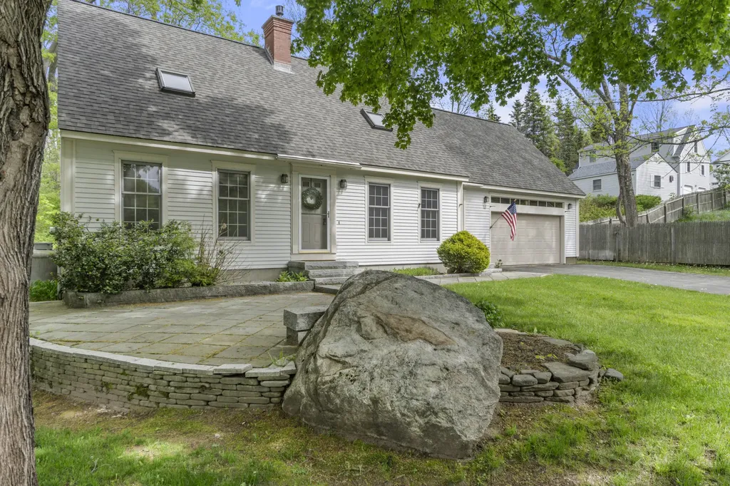 37 Shelby Lane South Portland ME 04106