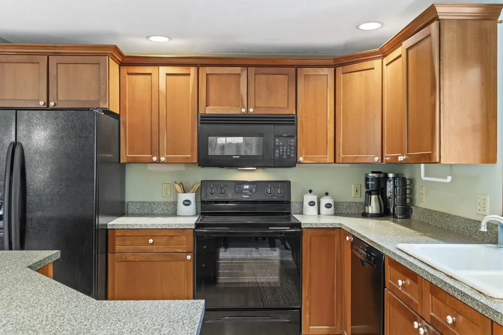37 Shelby Lane South Portland ME 04106