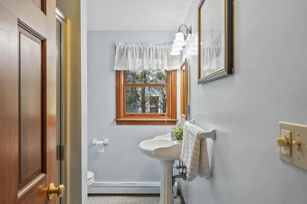 37 Shelby Lane South Portland ME 04106