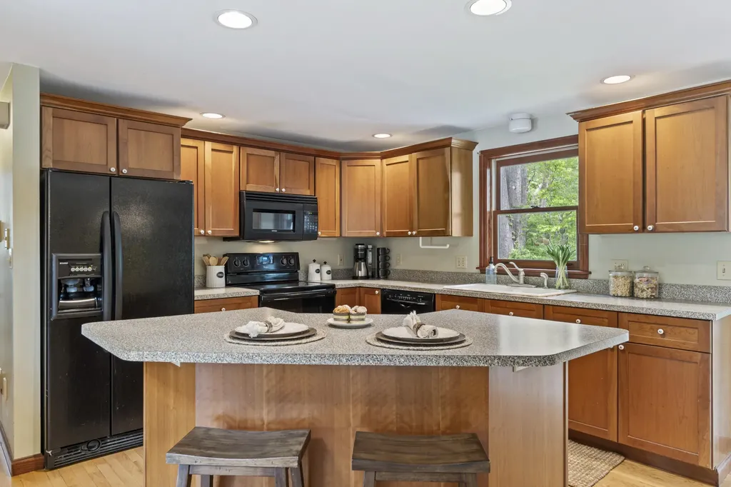 37 Shelby Lane South Portland ME 04106