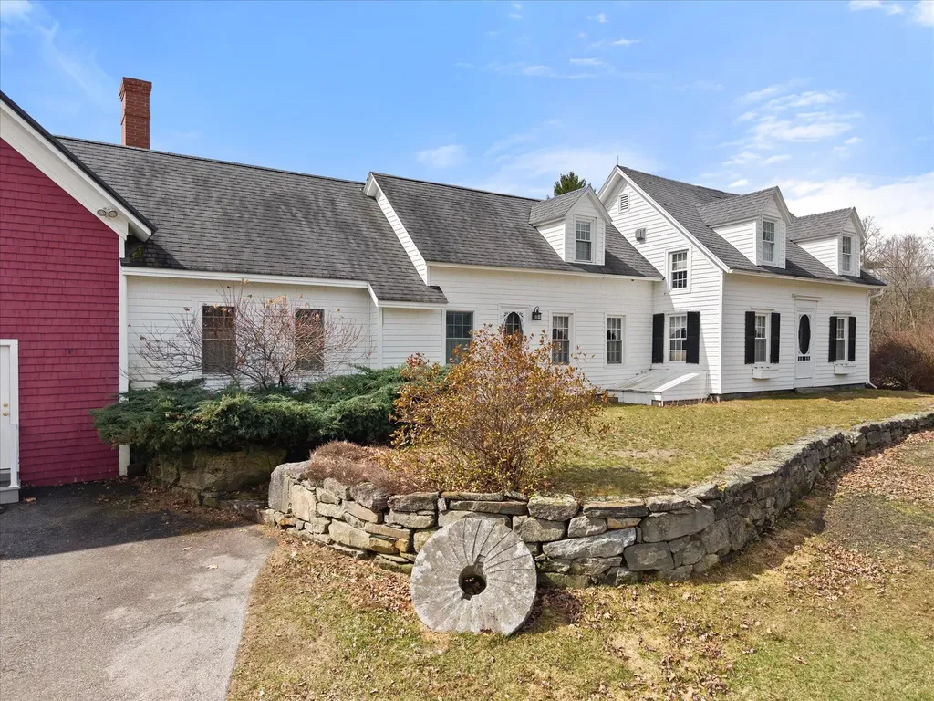 96 Weymouth Road Morrill ME 04952
