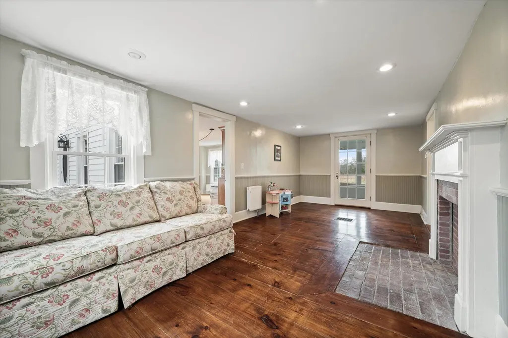 96 Weymouth Road Morrill ME 04952