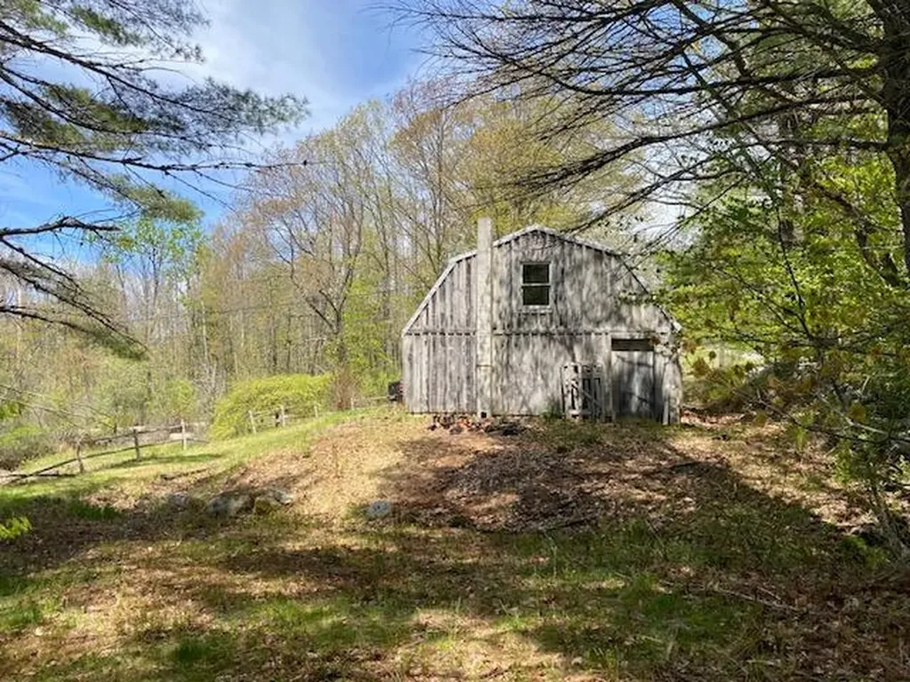 1029 North Road Parsonsfield ME 04047