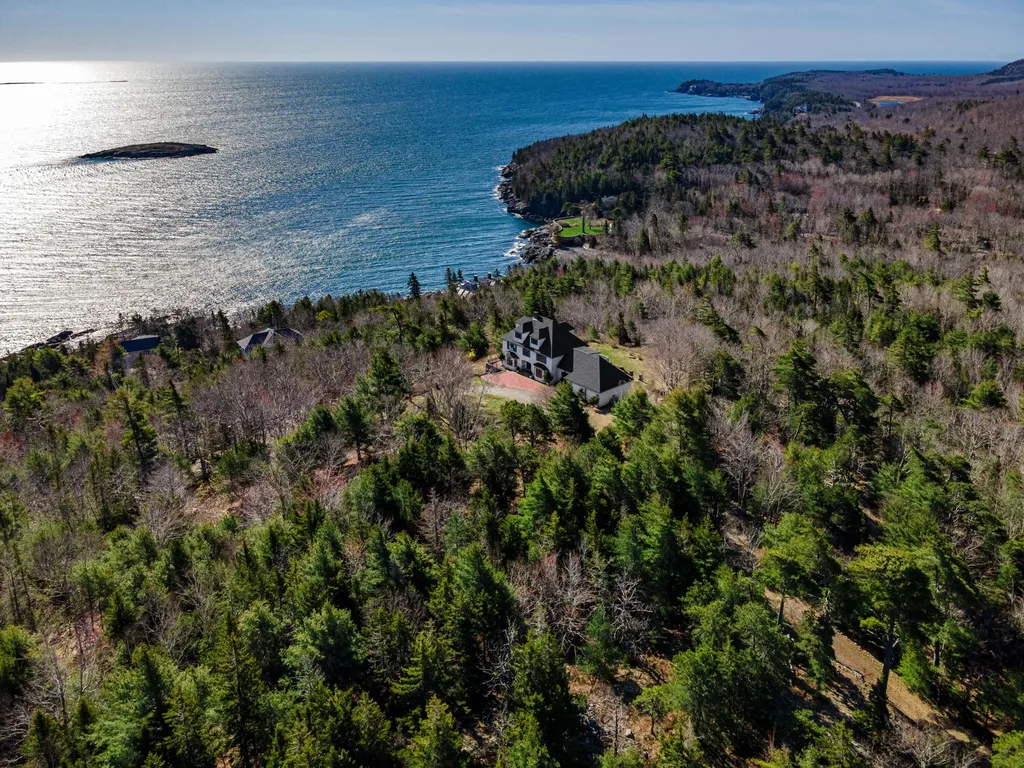 18 Greenway Court Bar Harbor ME 04609