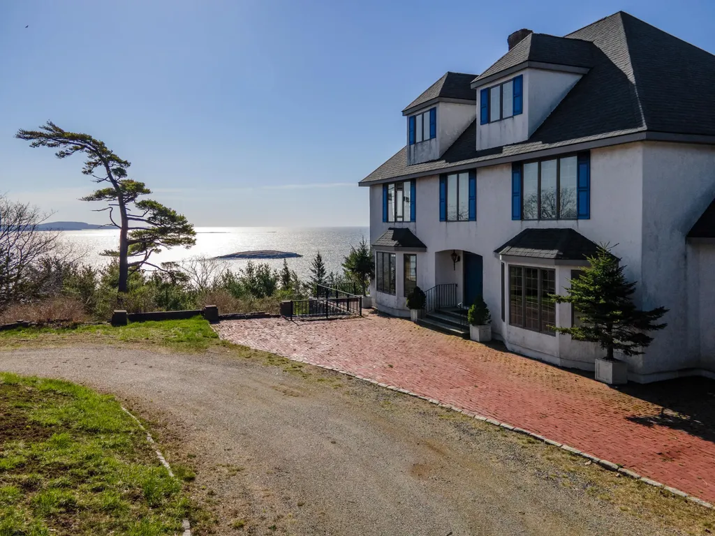 18 Greenway Court Bar Harbor ME 04609