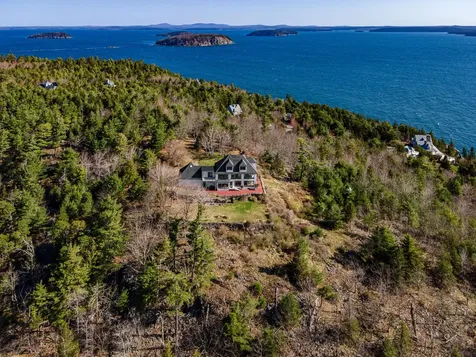 18 Greenway Court Bar Harbor ME 04609
