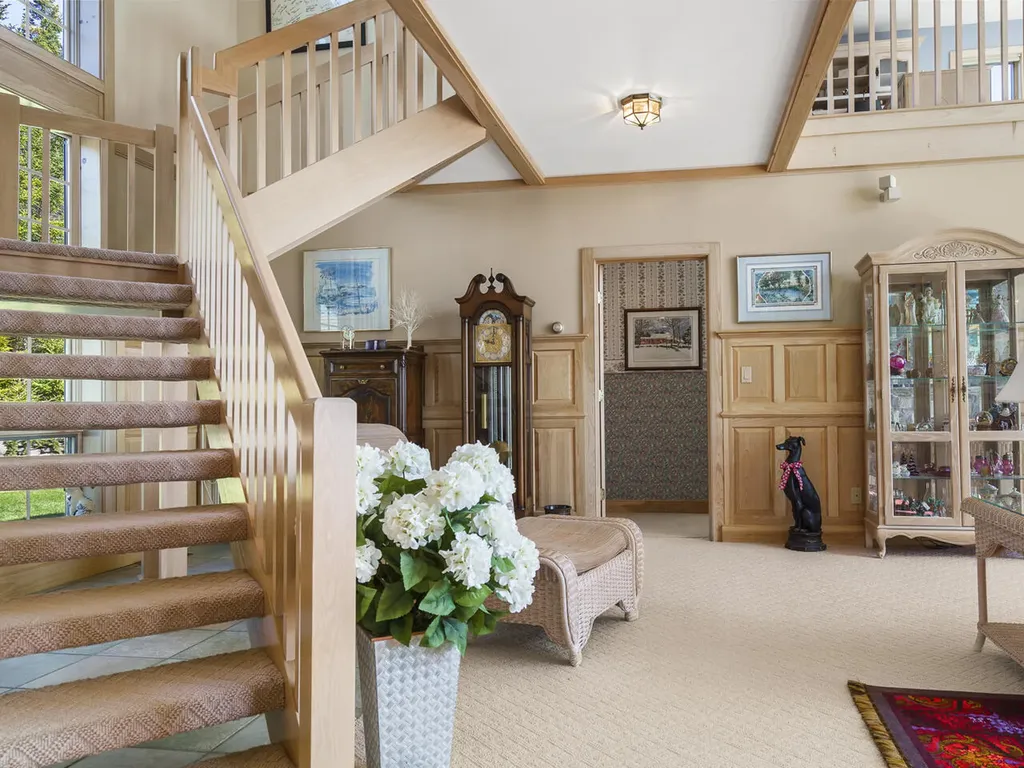 28 Yellow Head Road Bristol ME 04554