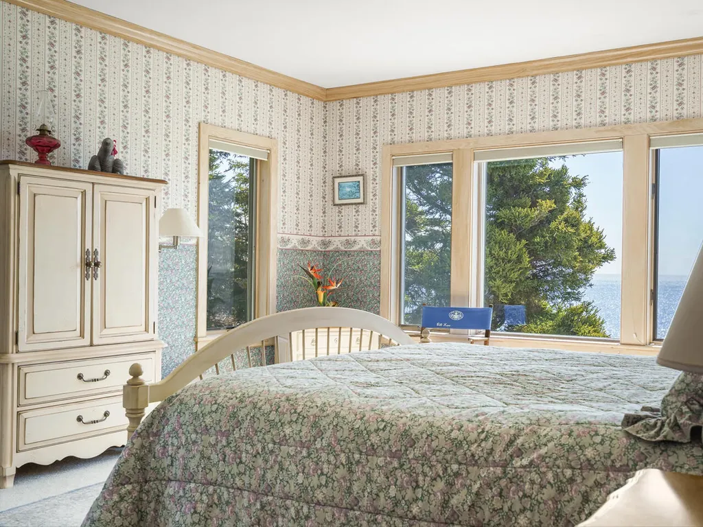 28 Yellow Head Road Bristol ME 04554