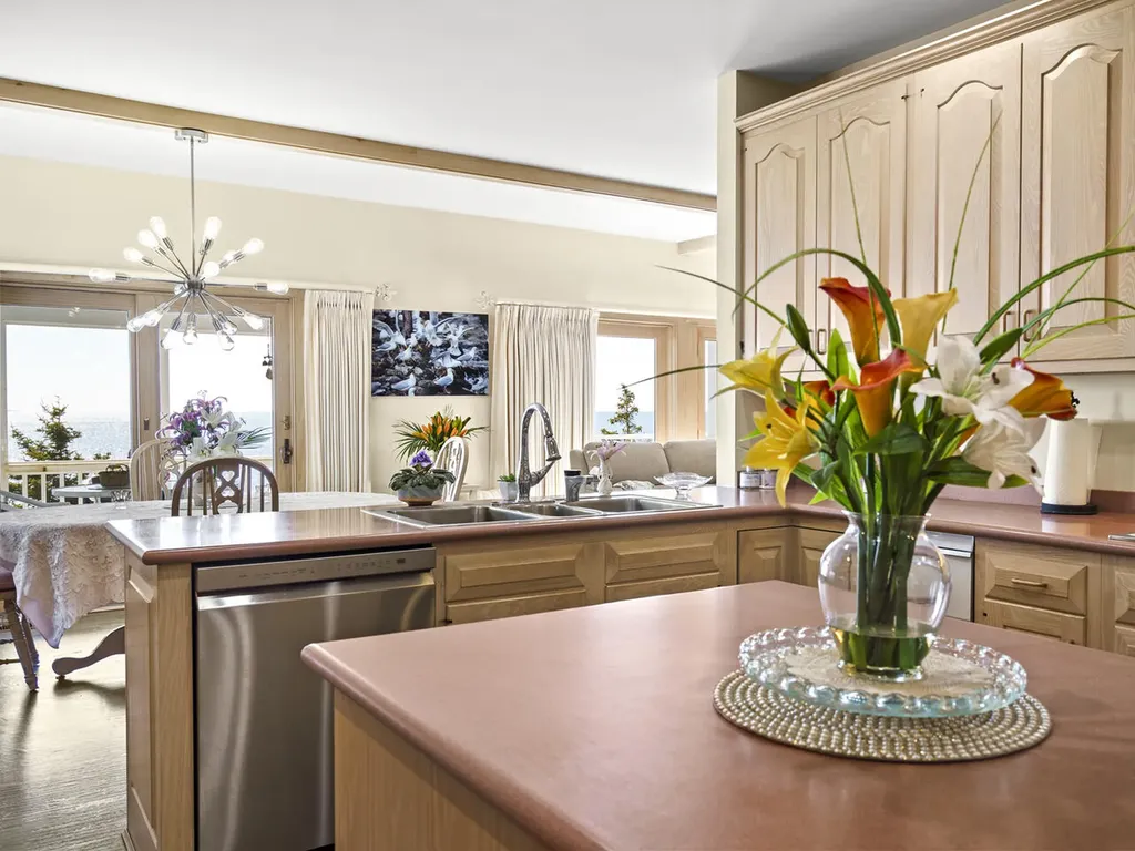 28 Yellow Head Road Bristol ME 04554