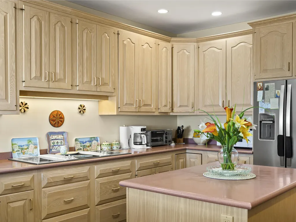28 Yellow Head Road Bristol ME 04554