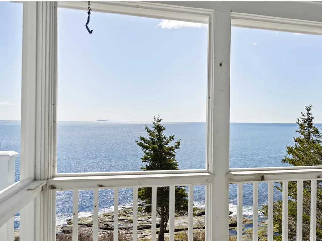 28 Yellow Head Road Bristol ME 04554