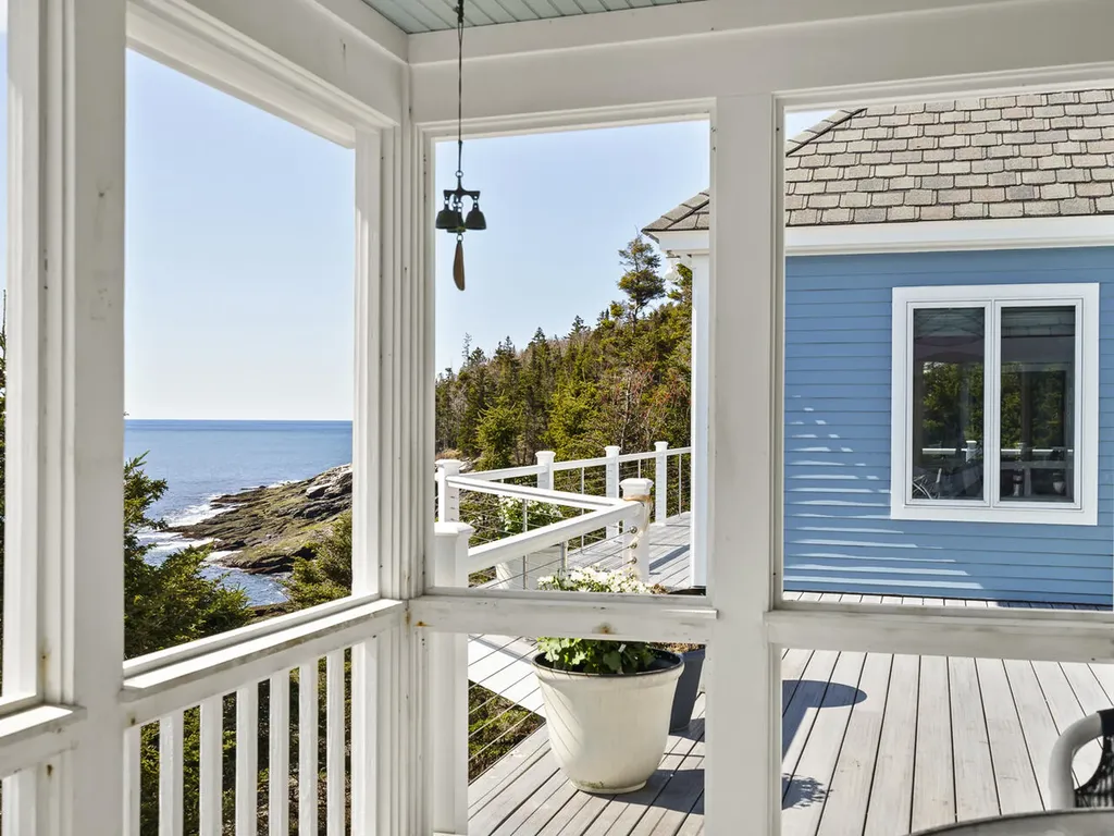 28 Yellow Head Road Bristol ME 04554