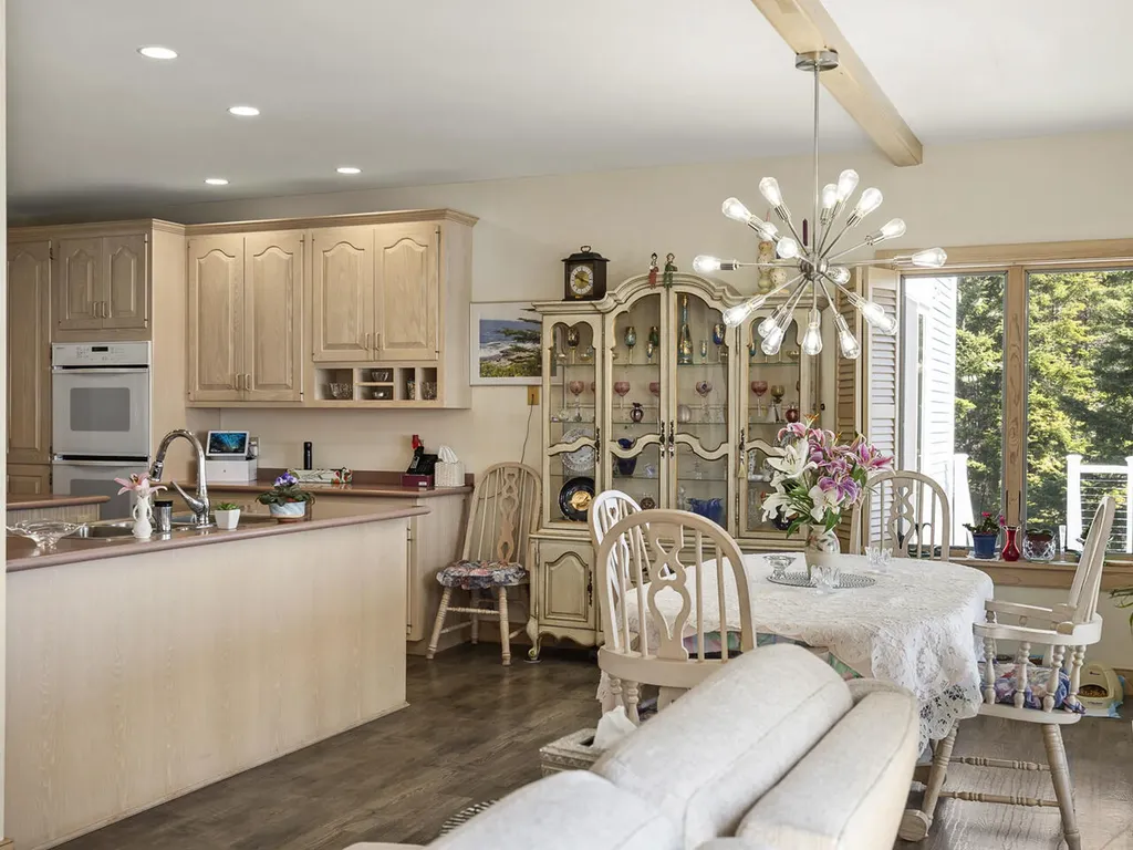 28 Yellow Head Road Bristol ME 04554