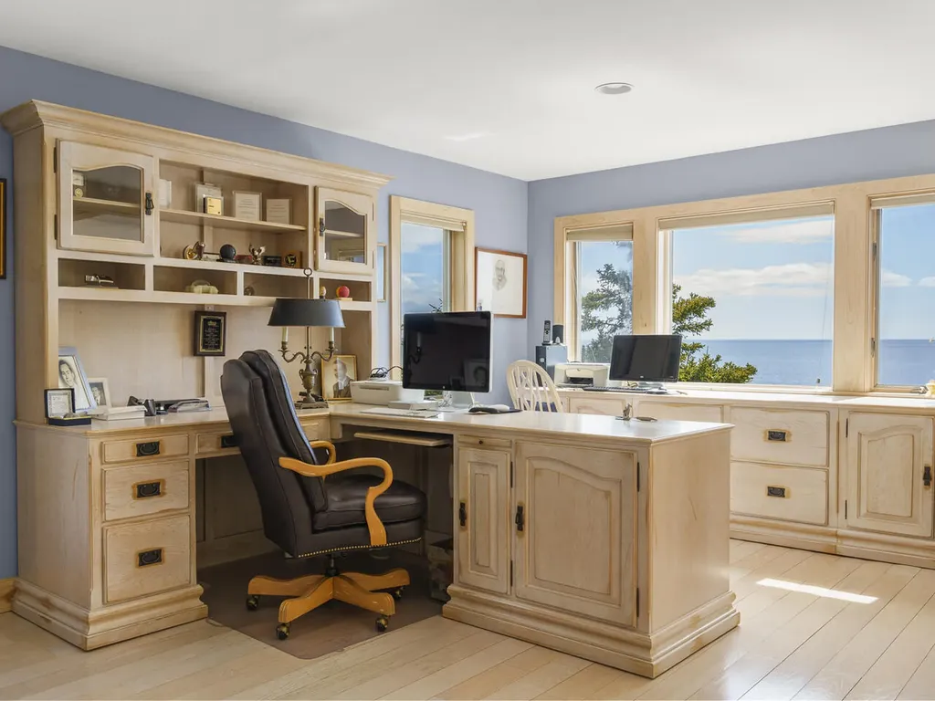 28 Yellow Head Road Bristol ME 04554